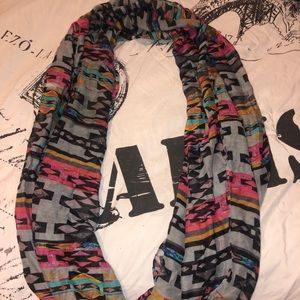 Aztec infinity scarf